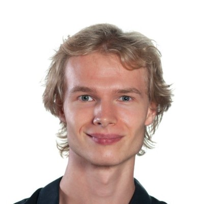 Portret van Julian Leeffers